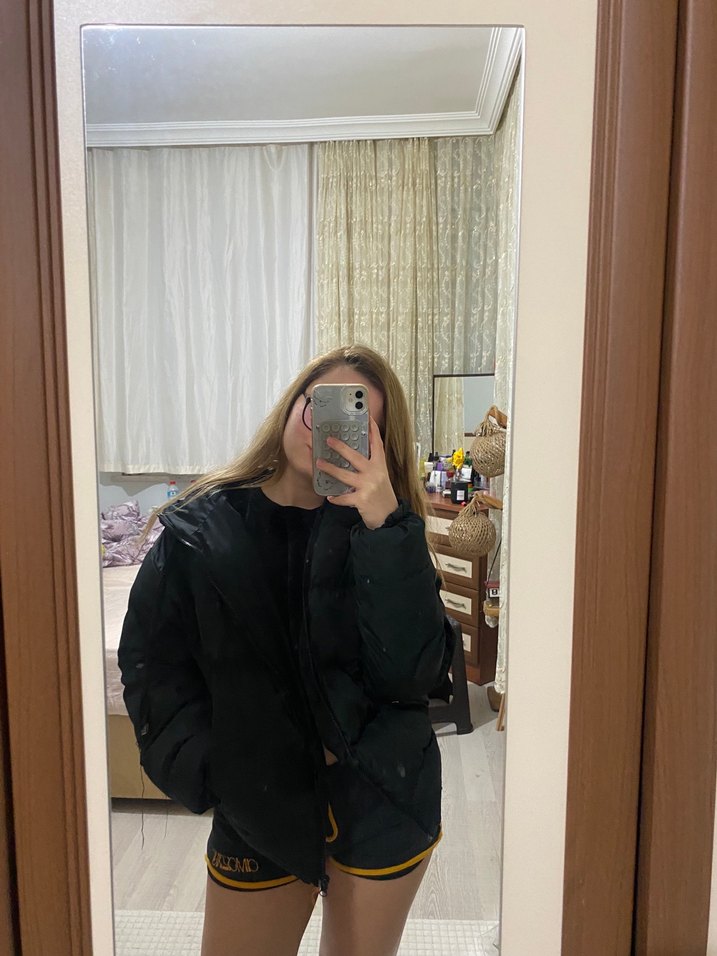 Siyah Kapüşonlu Kadın Kış Montu - Görsel 3