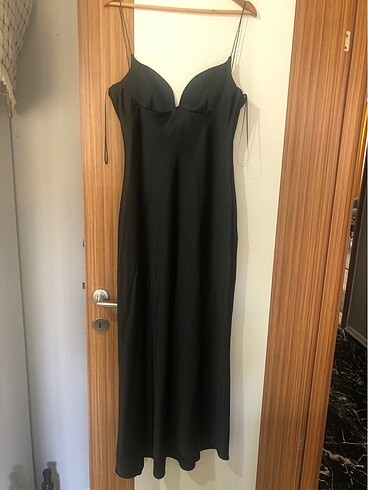 Zara elbise hiç giyilmemiş saten