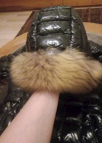 Moncler Kadın Siyah Parlak Midi Kış Mont