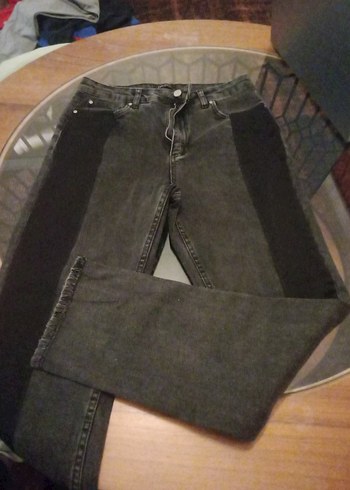 Gri Kemerli Kadın Denim Pantolon