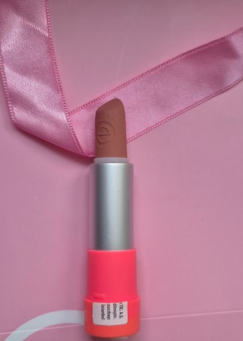 Essence Hydra Matte Uzun Süre Kalıcı Ruj - Görsel 2