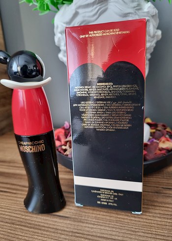  Beden A kalite Moschino Cheap and Chic Kadın Parfümü 30 ml