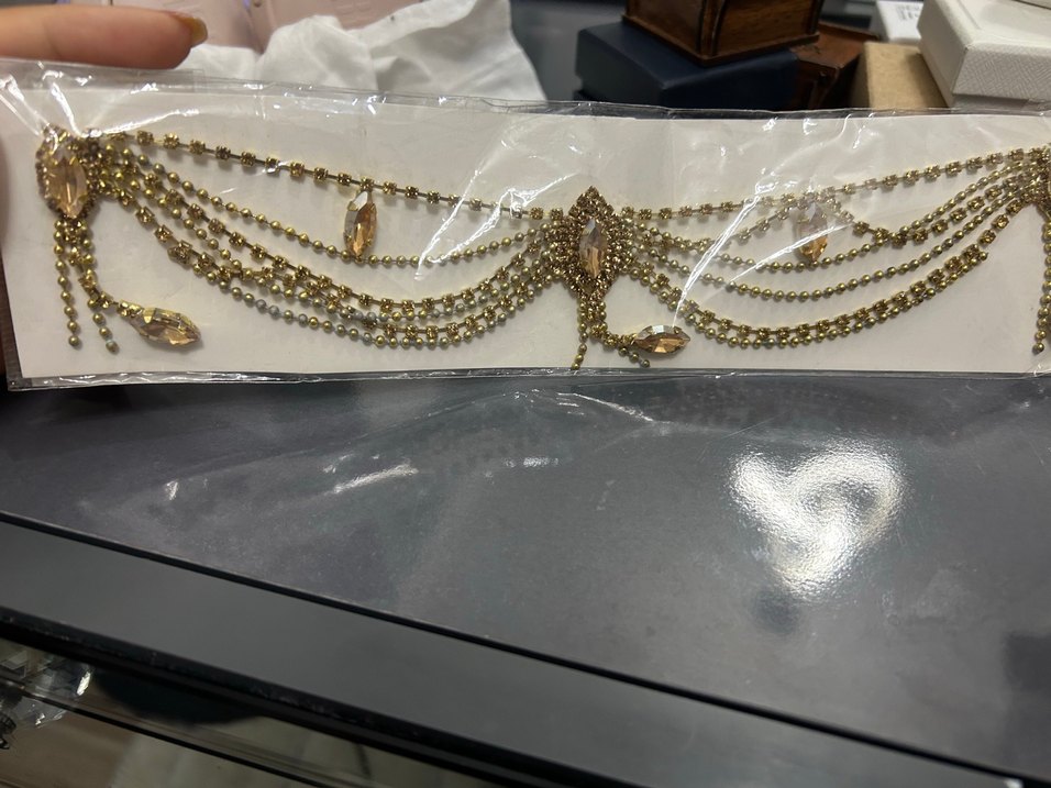 Teklif sunabilirsiniz Altın Renkli Zincir Detaylı takı - Görsel 3