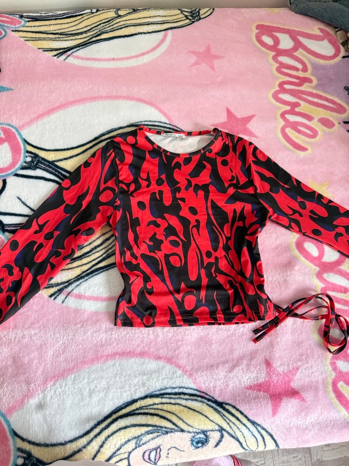 Uzun Kollu Kırmızı Batik Desenli Kadın Bluz - Görsel 2