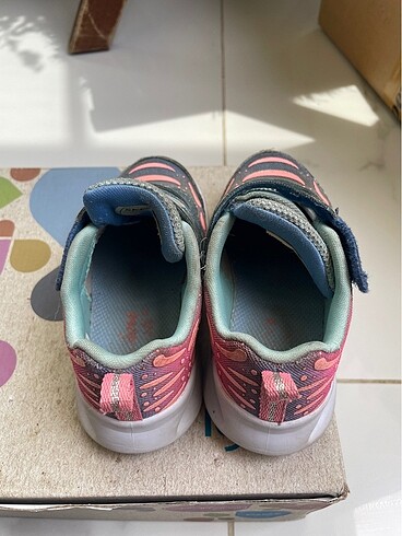 24 Beden Skechers spor ayakkabı 24 numara