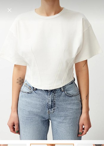 Trendyol & Milla Bel Detaylı Beyaz Crop