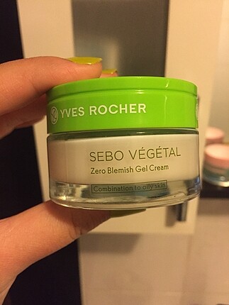 Yves Rocher Sebo Vegetal Nemlendirici krem