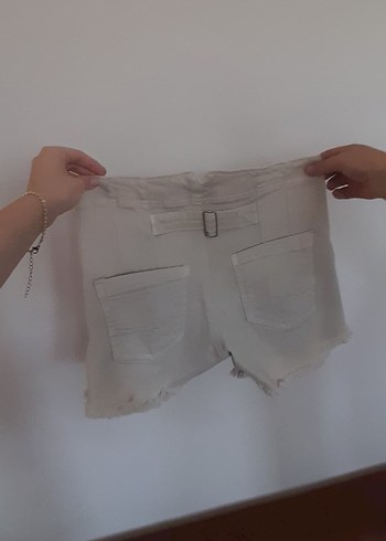 Gri Kemerli Mini Denim Şort