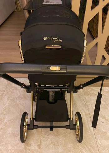 Diğer Beden Cybex Priam Jeremy Scott Bebek Arabası
