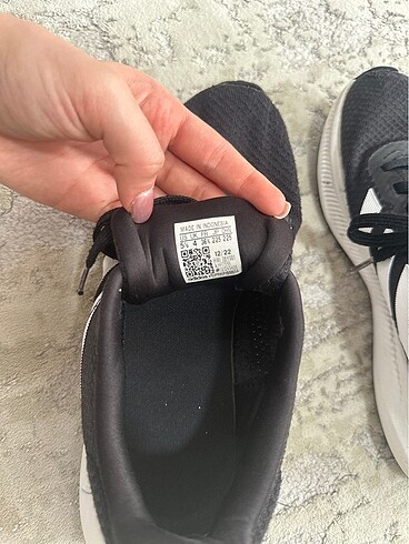 35 Beden siyah Renk Adidas ayakkabı