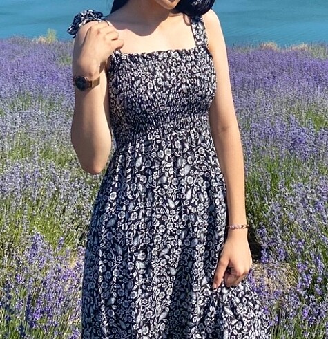 Çiçekli Elbise