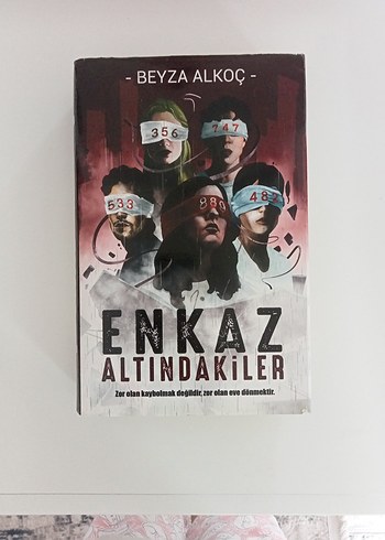 Enkaz Altındakiler - Beyza Alkoç
