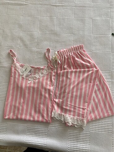 Milan kumaş ip askılı pijama takımı