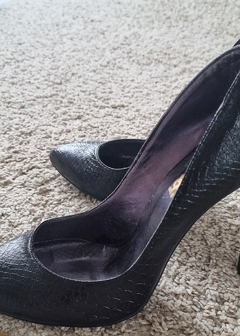 39 Beden siyah Renk Siyah Parlak Deri Yılan Desenli Stiletto