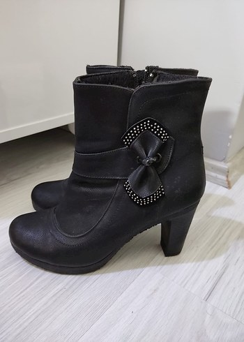 Diğer Kadın Siyah Gotik Tokalı Topuklu Bot