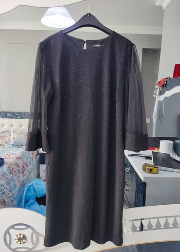 Diğer Siyah Uzun Kollu Dökümlü Kadın Elbise