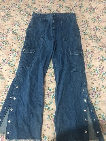 Kadın pantalon yırtmaçlı çıtçıtlı