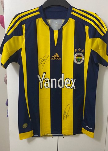 2015-2016 dönemi imzalı forma