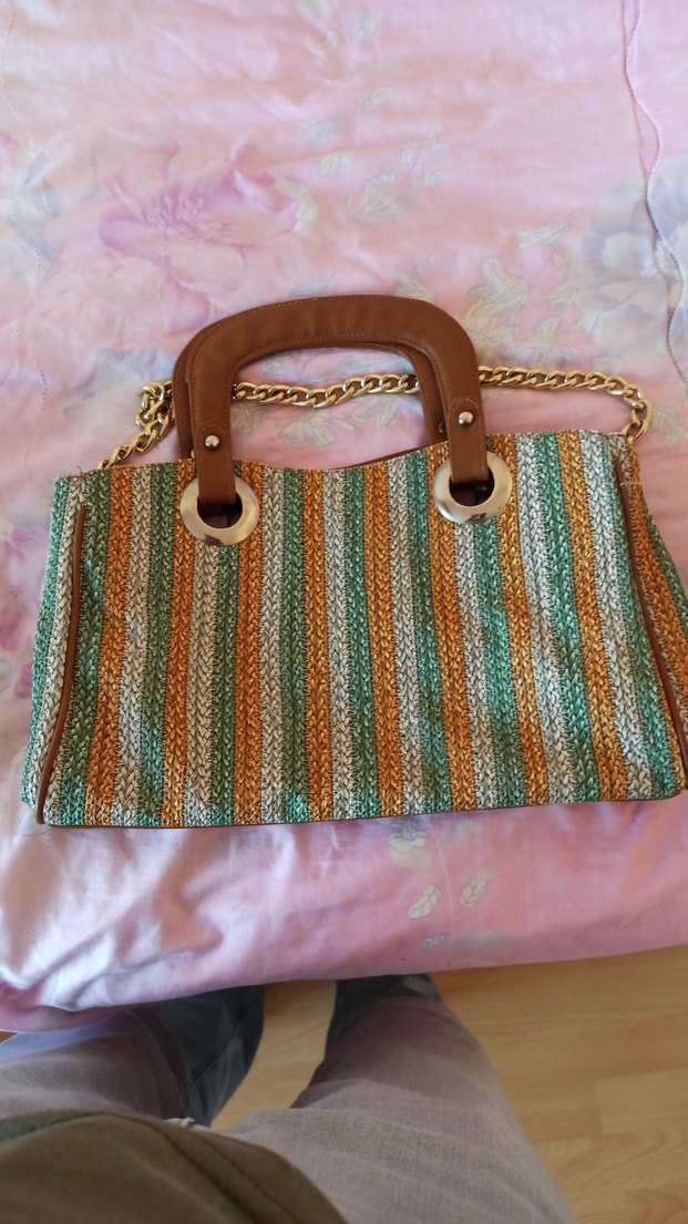 üç adet kadın çantası - Görsel 3