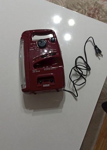 Diğer Kırmızı radyolu kaset çalarlı lamba şarjlı