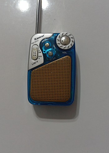 Mavi Taşınabilir pilli minik radyo