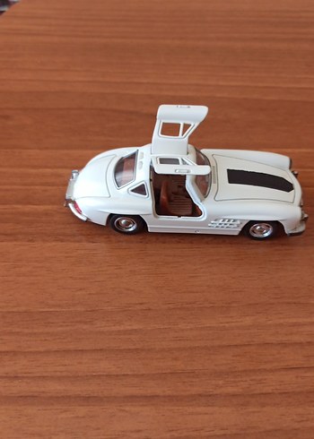 1954 Mercedes Beyaz Parlak Oyuncak Araba - Görsel 2