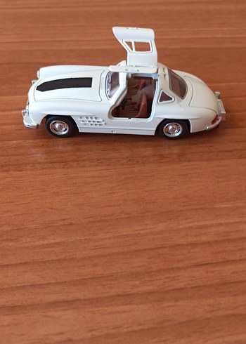 1954 Mercedes Beyaz Parlak Oyuncak Araba - Görsel 4