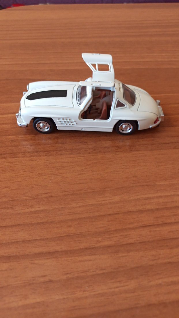 1954 Mercedes Beyaz Parlak Oyuncak Araba - Görsel 4