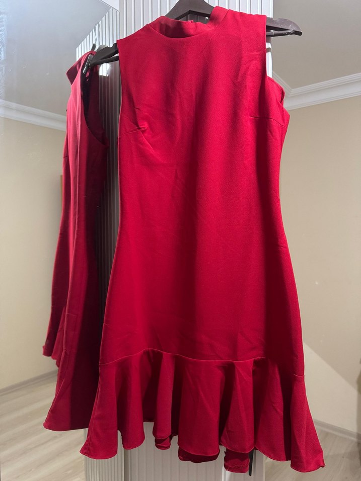 Kırmızı Fırfırlı Elbise - Görsel 4