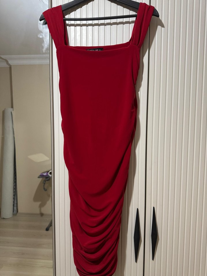 Kırmızı Drapeli Straplez Kalem Elbise - Görsel 2
