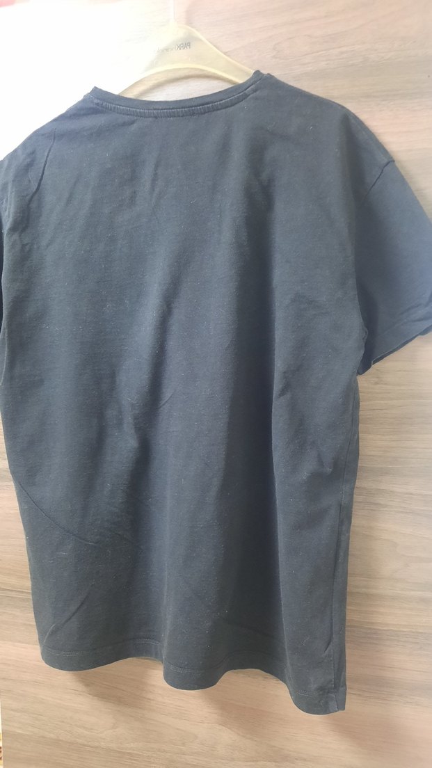 Siyah Baskılı Tişört - Görsel 4