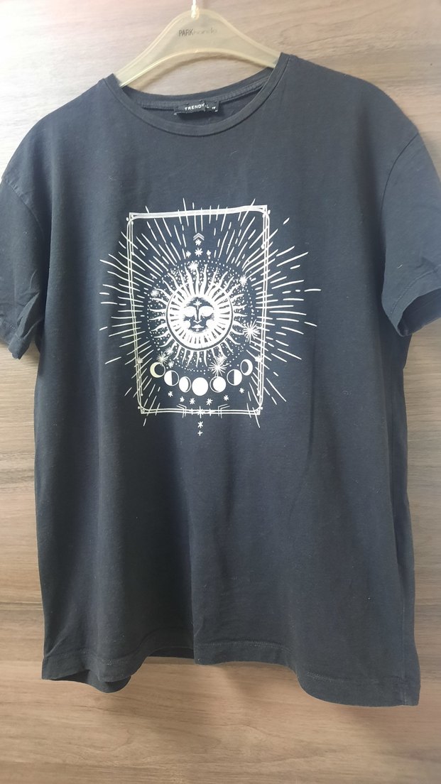 Siyah Baskılı Tişört - Görsel 5