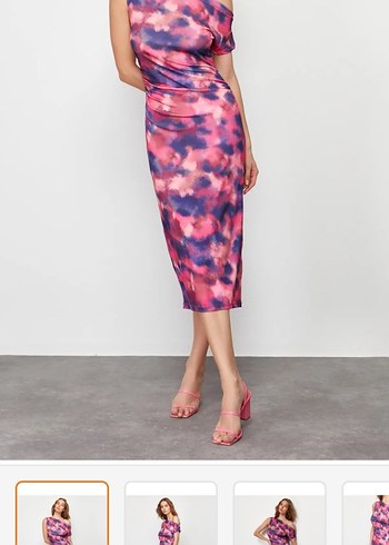 Pembe Batik Desenli Dökümlü Midi Etek