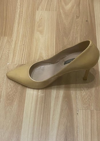 SİVRİ TOPUKLU AYAKKABI - Görsel 2