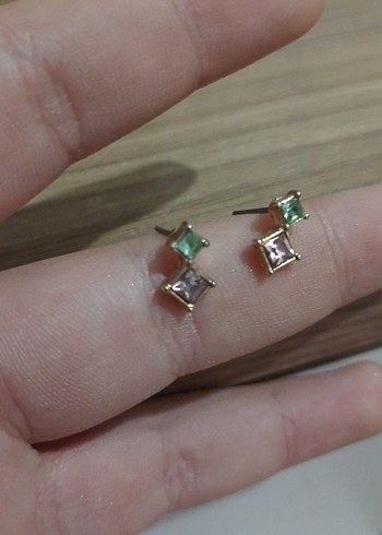 Altın Renk Mini Taşlı Kadın Küpe - Görsel 2