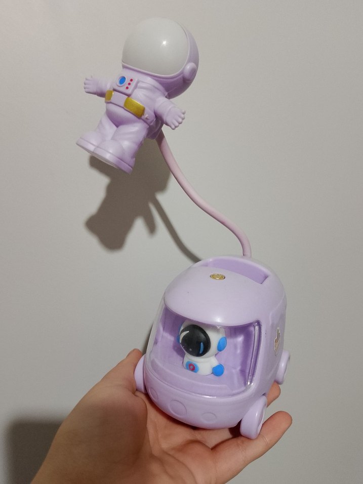 Mor Astronot şeklinde lamba - Görsel 2