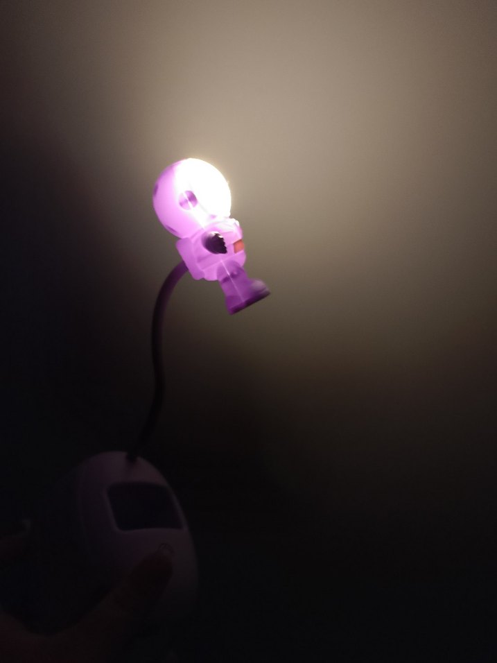Mor Astronot şeklinde lamba - Görsel 5