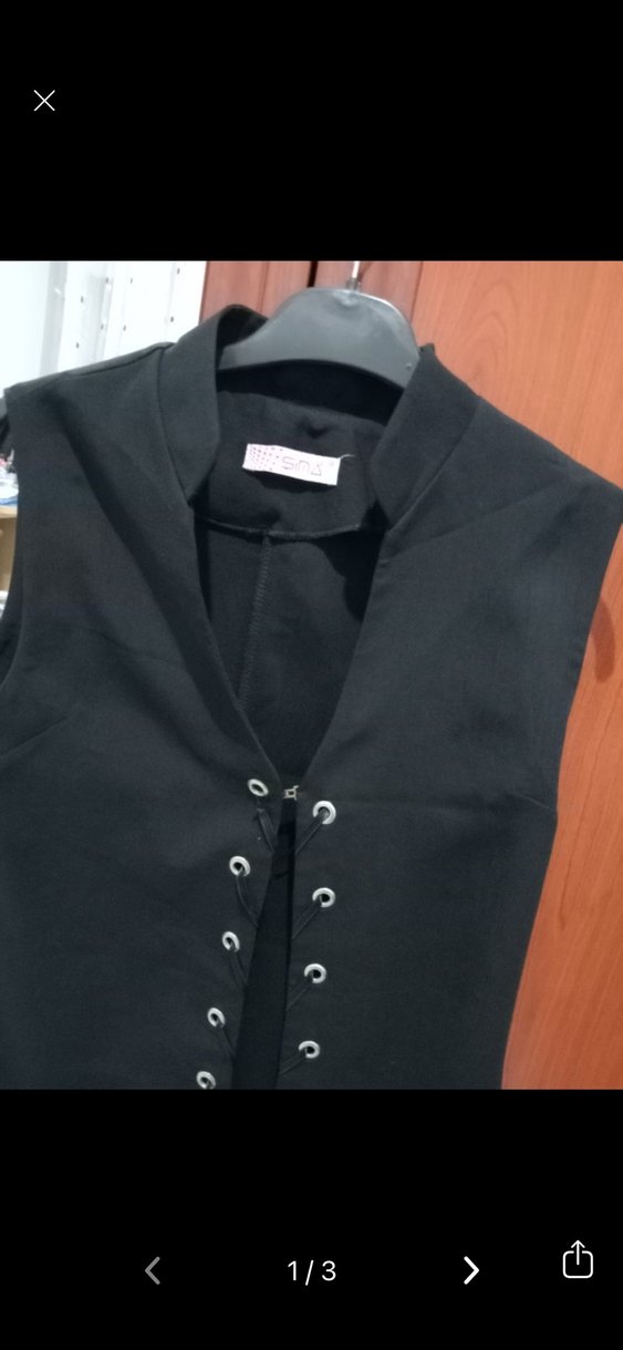 Siyah Düğmeli Kolsuz Gotik Mini Yelek - Görsel 3