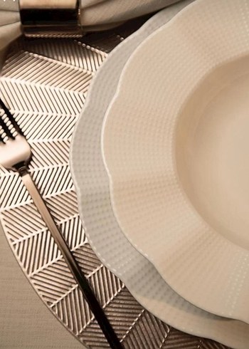 Beyaz Desenli Yemek Tabağı - Görsel 4