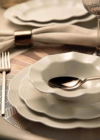 Beyaz Desenli Yemek Tabağı - Görsel 6