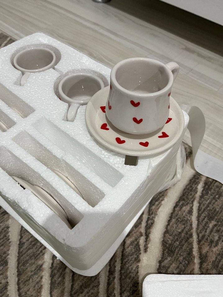 Kırmızı Kalp Desenli Beyaz Seramik Fincan Seti - Görsel 3