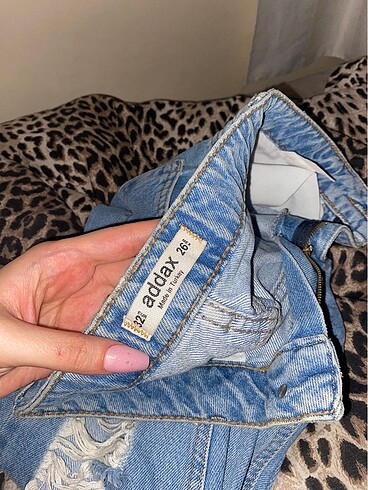 26 Beden yırtık jean mom