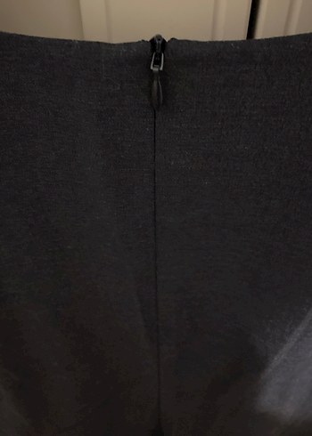 Siyah Yuvarlak Yakalı Midi Kolsuz Elbise - Görsel 4