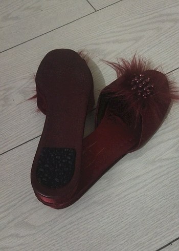 Bordo Kürklü İşlemeli Kadın Topuklu Terlik - Görsel 3