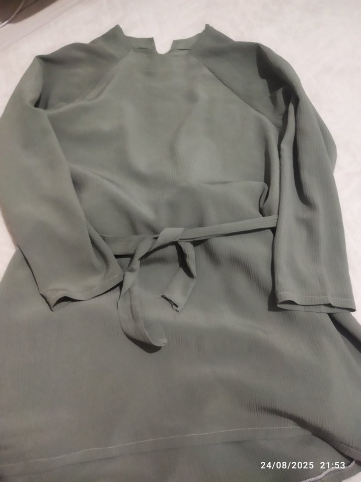 yeşil V Yaka Uzun Salaş etekli takim - Görsel 3