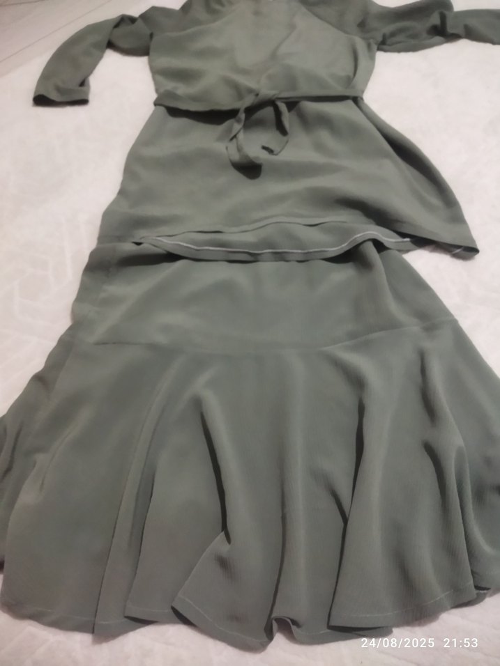 yeşil V Yaka Uzun Salaş etekli takim - Görsel 2