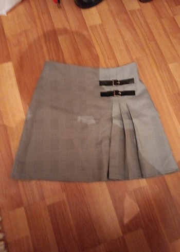 Kemer Detaylı Gri Mini Etek - Görsel 2