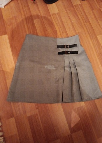 Kemer Detaylı Gri Mini Etek - Görsel 3