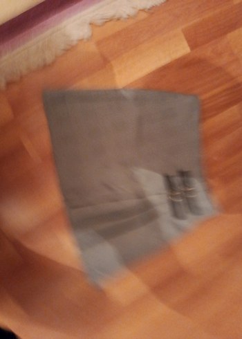 Kemer Detaylı Gri Mini Etek - Görsel 4