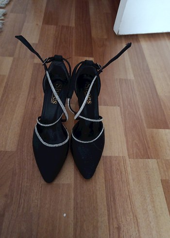 Siyah Parlak Yılan Desenli Tokalı Stiletto Kadın Abiye Ayakkabı